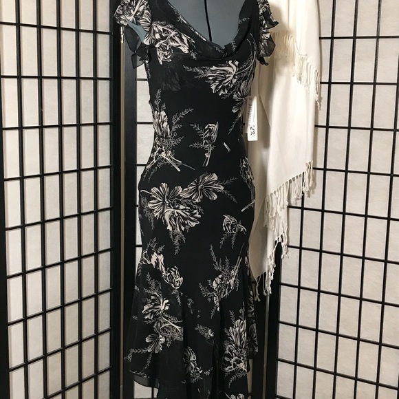 Cute Ruffle Dress - Picture 3 of 5